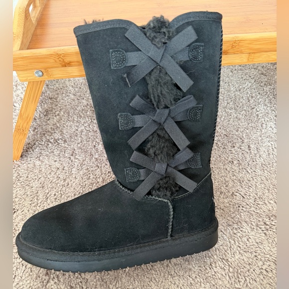 Koolaburra by UGG Victoria Boots Suede Black Kids Sz 3 Triple Bows Winter Cozy - Picture 4 of 12
